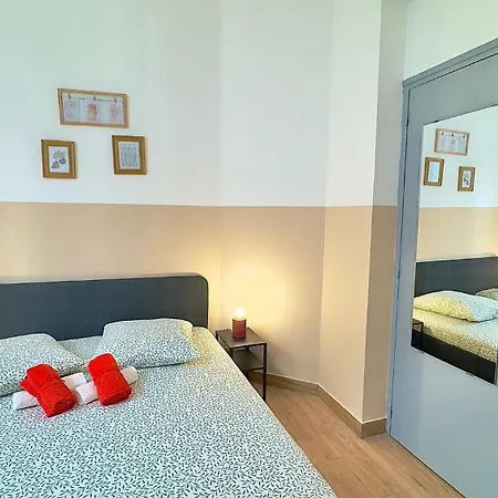 Nid Douillet A Avec Jardin Et Netflix Apartment