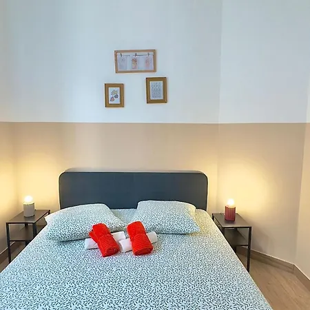 Nid Douillet A Avec Jardin Et Netflix Apartment