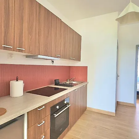 Nid Douillet A Avec Jardin Et Netflix Douai