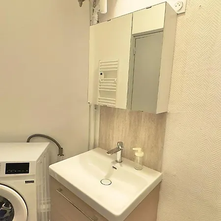 Nid Douillet A Avec Jardin Et Netflix