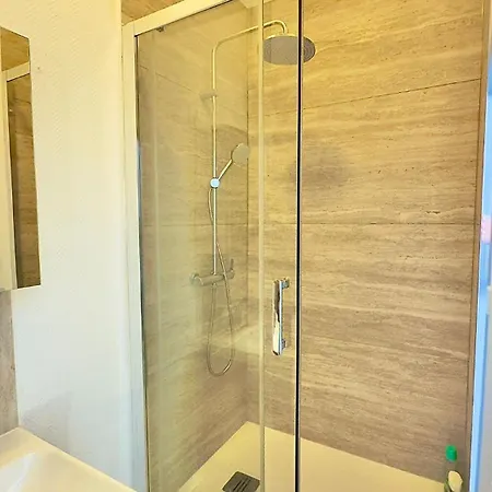 Nid Douillet A Avec Jardin Et Netflix Apartment *