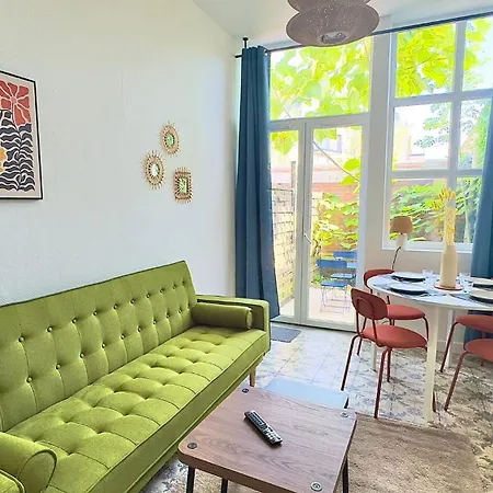 Nid Douillet A Avec Jardin Et Netflix *